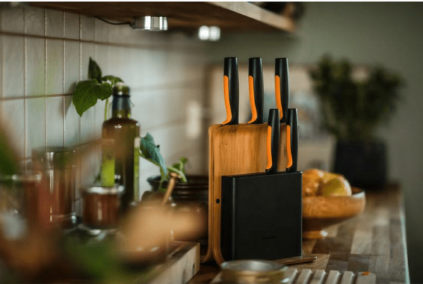 Fiskars Functional Form késblokk bambusz tartóban 5 késes 1057552 - Image 2