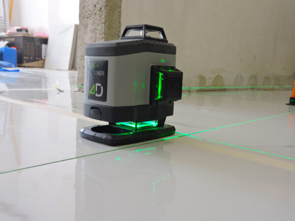 Green Liner 4D zöld szintező lézer kofferben, konzollal, távirányítóval - Image 3